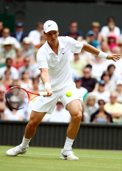 费德勒焦点对战,西亚卡姆与70激战TL分钟,夺冠胜负难料!引发球迷热议 费德勒焦点对战,西亚卡姆与70激战TL分钟,夺冠胜负难料!引发球迷热议